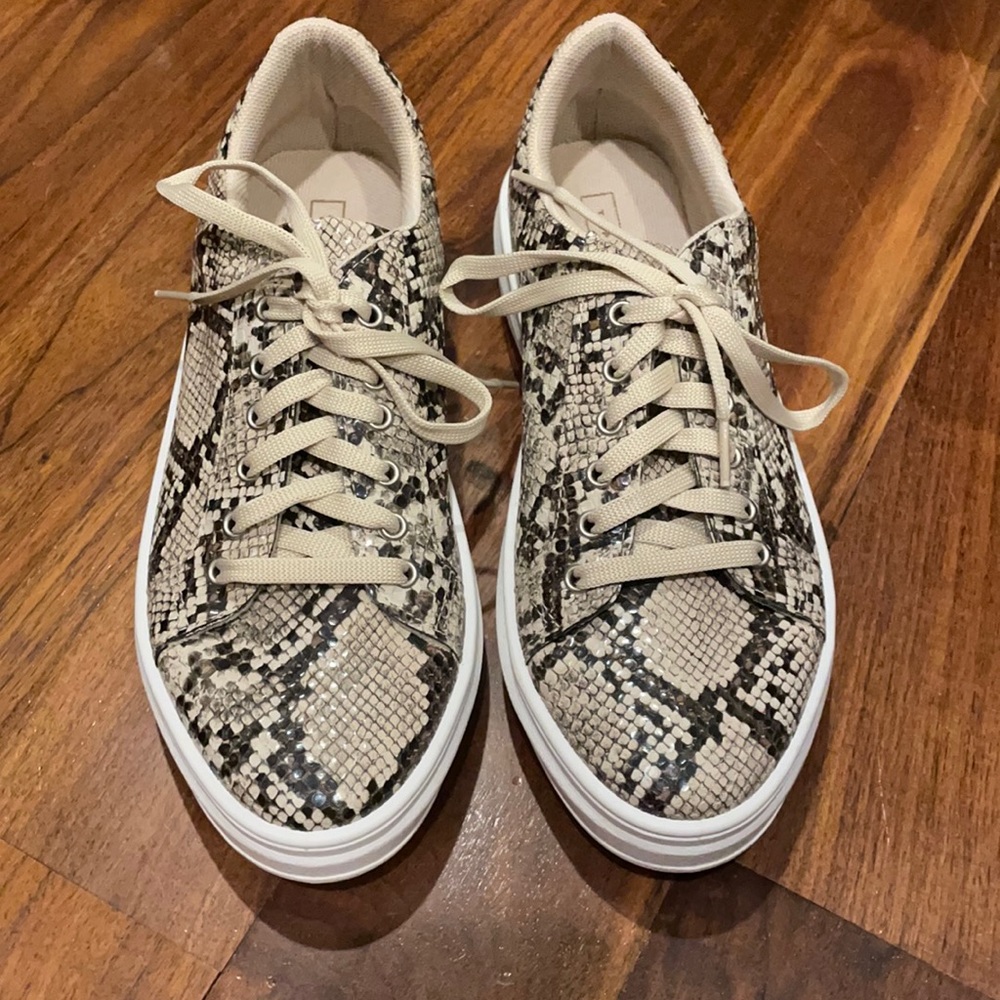 Topshop Size 10 (Size 40) sneakers (never-worn)